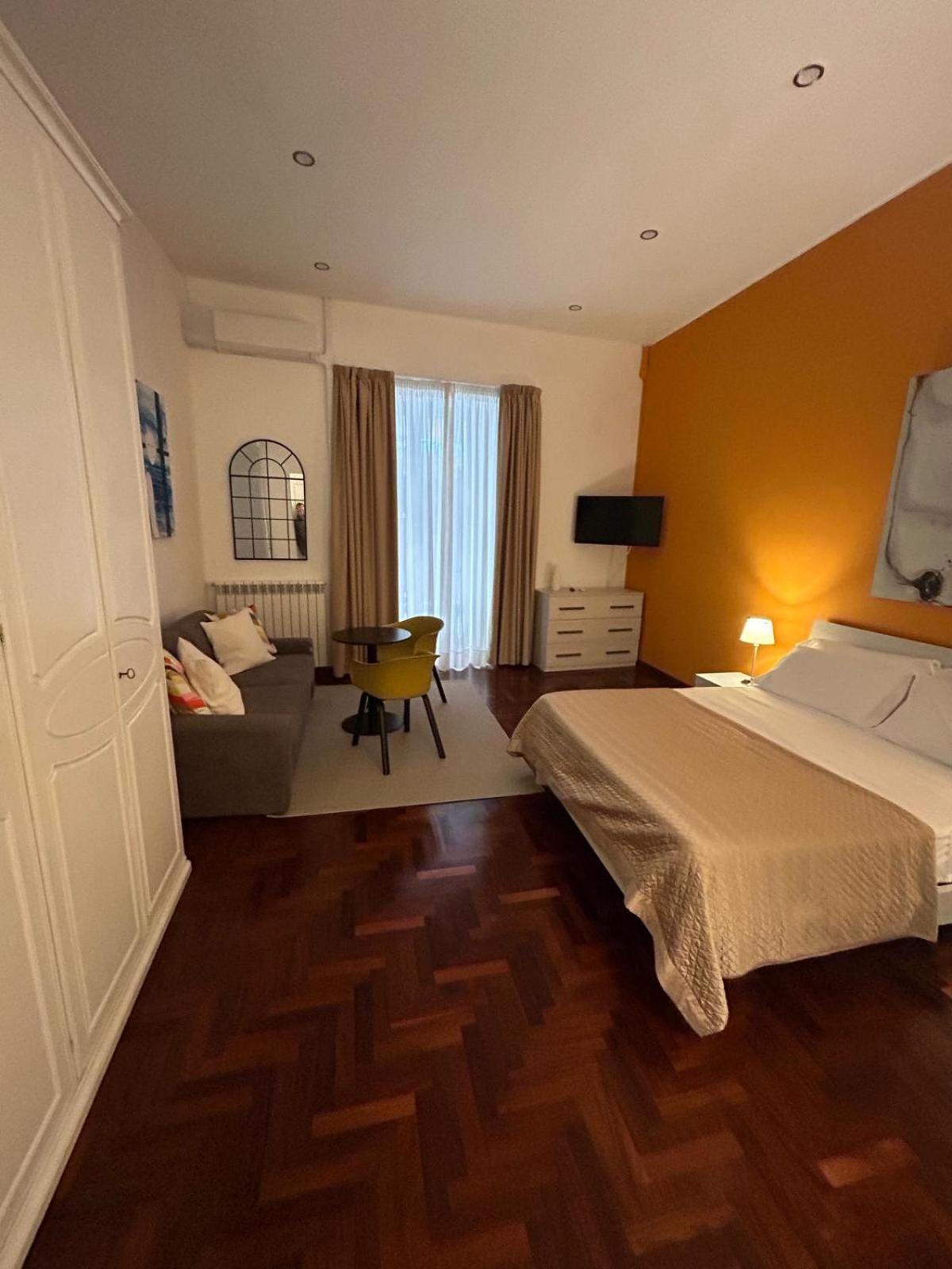 Hello Chiaia Napoli By Progecta Srl Apartment Bagian luar foto