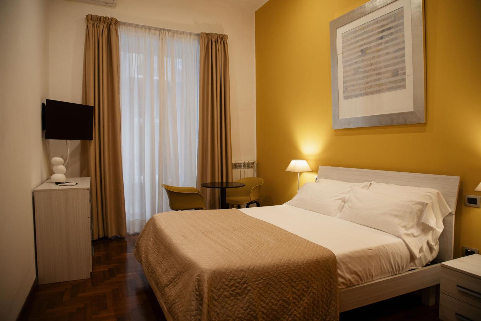 Hello Chiaia Napoli By Progecta Srl Apartment Bagian luar foto