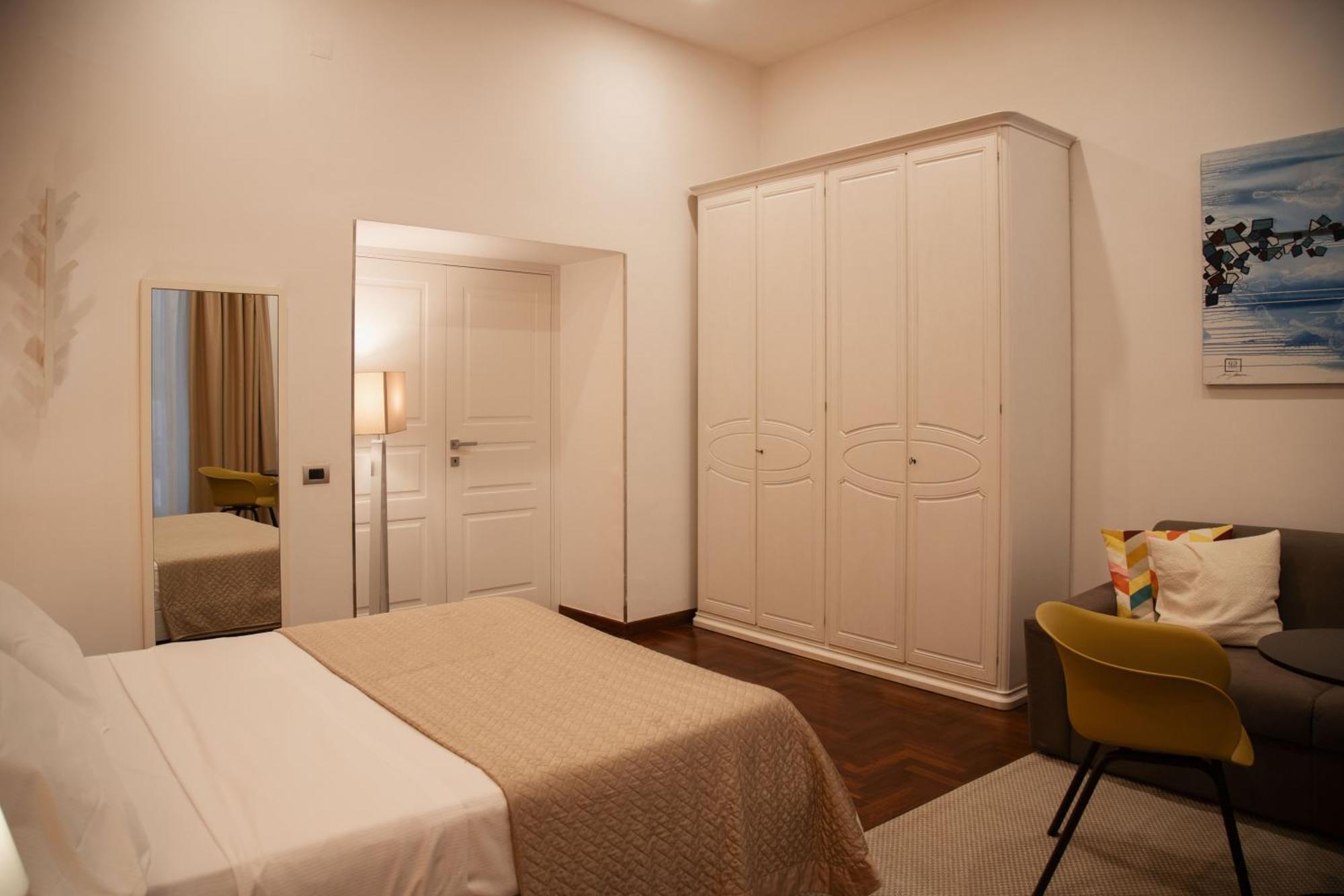 Hello Chiaia Napoli By Progecta Srl Apartment Bagian luar foto